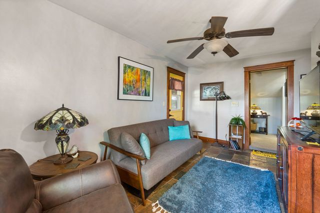 124 Oak Street, Leclaire, IA 52753
