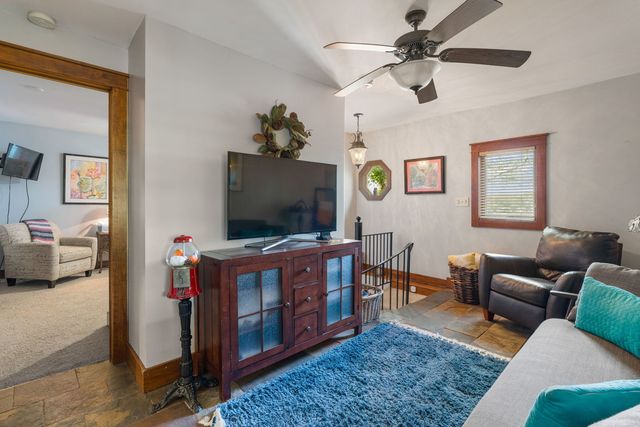124 Oak Street, Leclaire, IA 52753