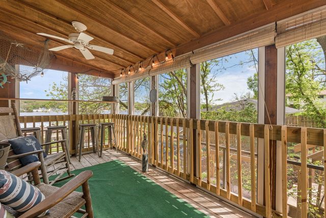 124 Oak Street, Leclaire, IA 52753