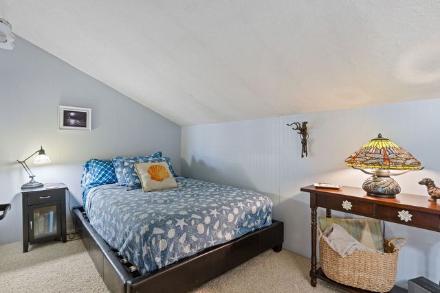 124 Oak Street, Leclaire, IA 52753