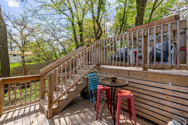 124 Oak Street, Leclaire, IA 52753