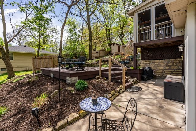 124 Oak Street, Leclaire, IA 52753