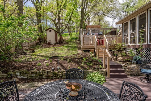 124 Oak Street, Leclaire, IA 52753