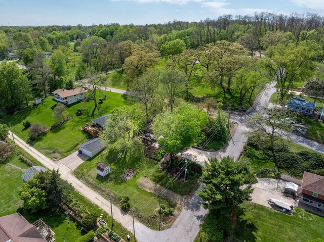 124 Oak Street, Leclaire, IA 52753