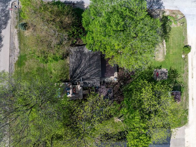 124 Oak Street, Leclaire, IA 52753