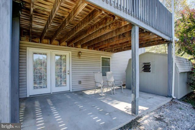 822 LINDIA RD, Chambersburg, PA 17201