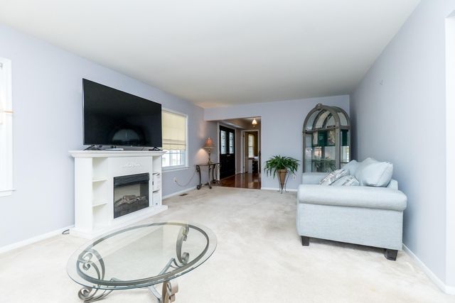 25569 Kilreigh Drive, Farmington Hills, MI 48336