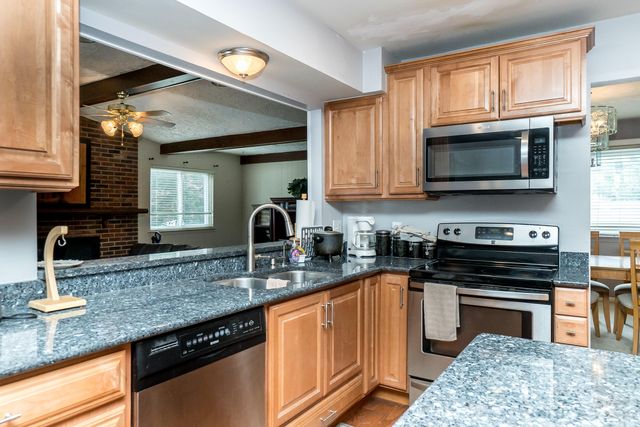 25569 Kilreigh Drive, Farmington Hills, MI 48336