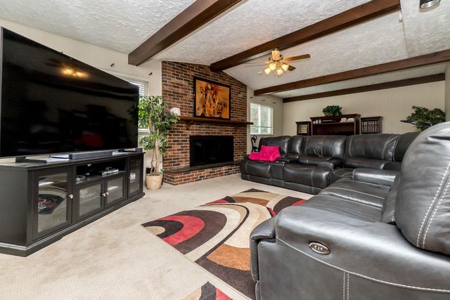 25569 Kilreigh Drive, Farmington Hills, MI 48336