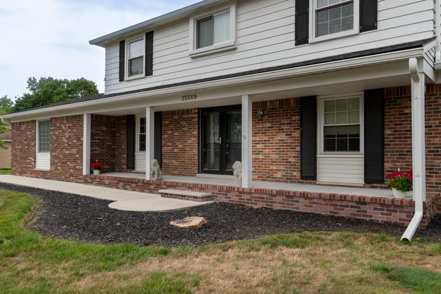 25569 Kilreigh Drive, Farmington Hills, MI 48336