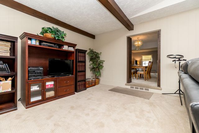 25569 Kilreigh Drive, Farmington Hills, MI 48336
