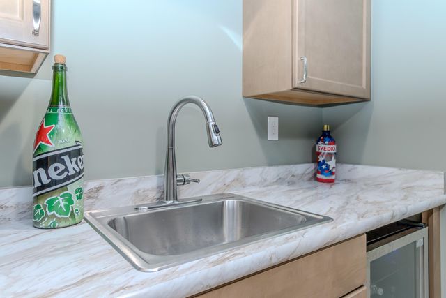 25569 Kilreigh Drive, Farmington Hills, MI 48336