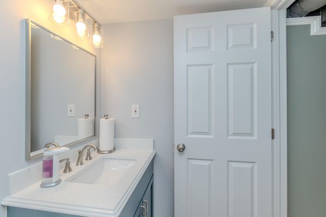 25569 Kilreigh Drive, Farmington Hills, MI 48336