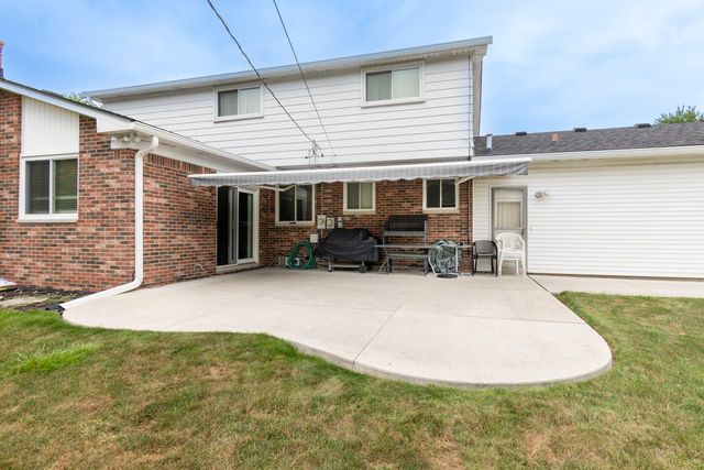 25569 Kilreigh Drive, Farmington Hills, MI 48336