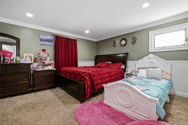 5 Wheeler Court, Deer Park, NY 11729