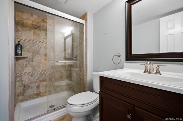 5 Wheeler Court, Deer Park, NY 11729