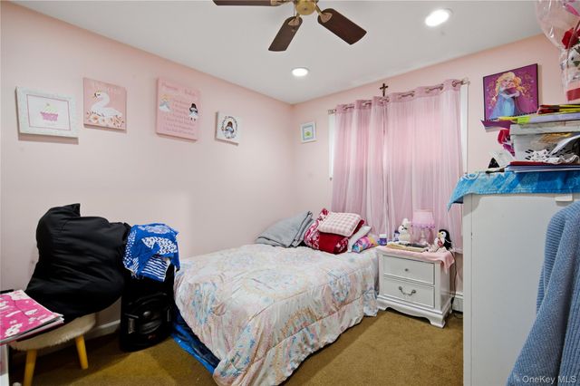 5 Wheeler Court, Deer Park, NY 11729