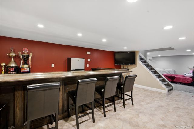 5 Wheeler Court, Deer Park, NY 11729