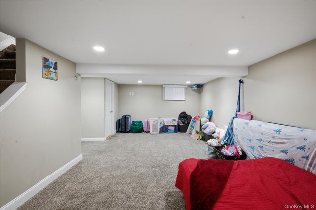 5 Wheeler Court, Deer Park, NY 11729