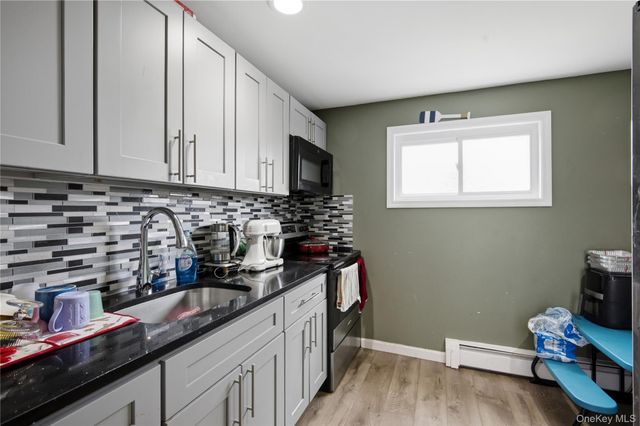 5 Wheeler Court, Deer Park, NY 11729