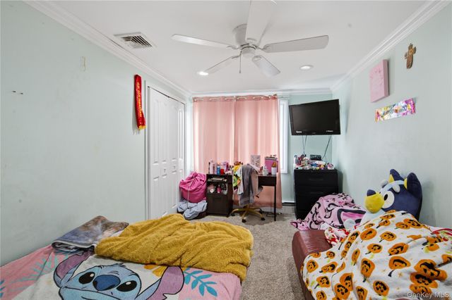 5 Wheeler Court, Deer Park, NY 11729