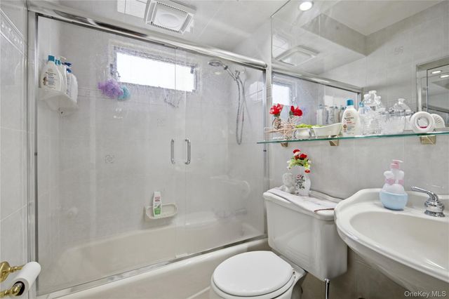 5 Wheeler Court, Deer Park, NY 11729