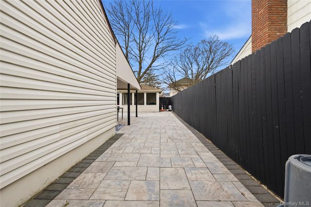 5 Wheeler Court, Deer Park, NY 11729