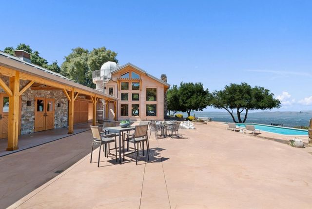 15060 Montebello Road, Cupertino, CA 95014