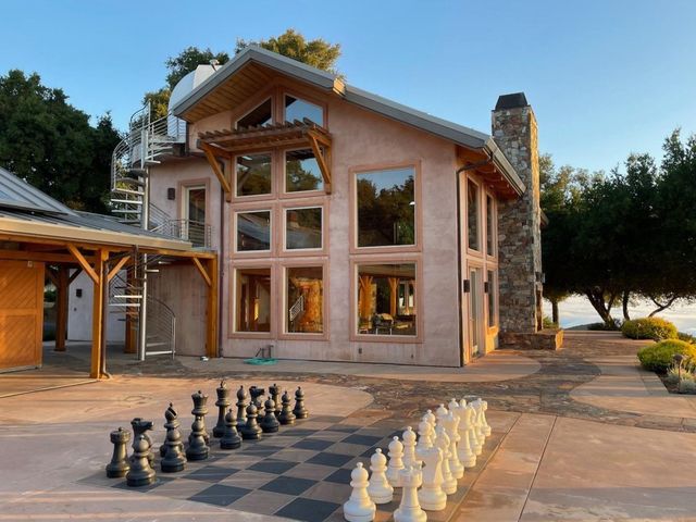 15060 Montebello Road, Cupertino, CA 95014