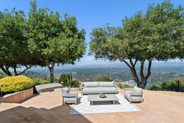 15060 Montebello Road, Cupertino, CA 95014