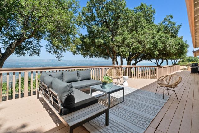 15060 Montebello Road, Cupertino, CA 95014