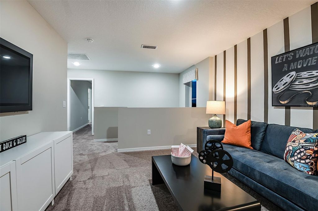 Image 14 of property listing at 1095 FORESHORE LANE, Haines City, FL 33844