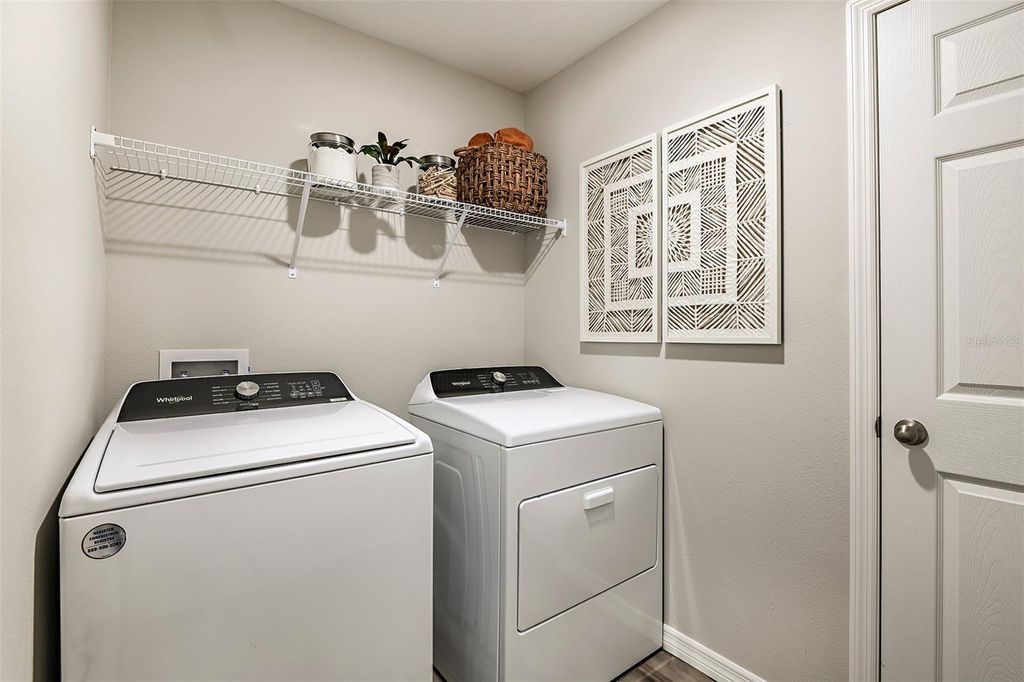 Image 18 of property listing at 1095 FORESHORE LANE, Haines City, FL 33844