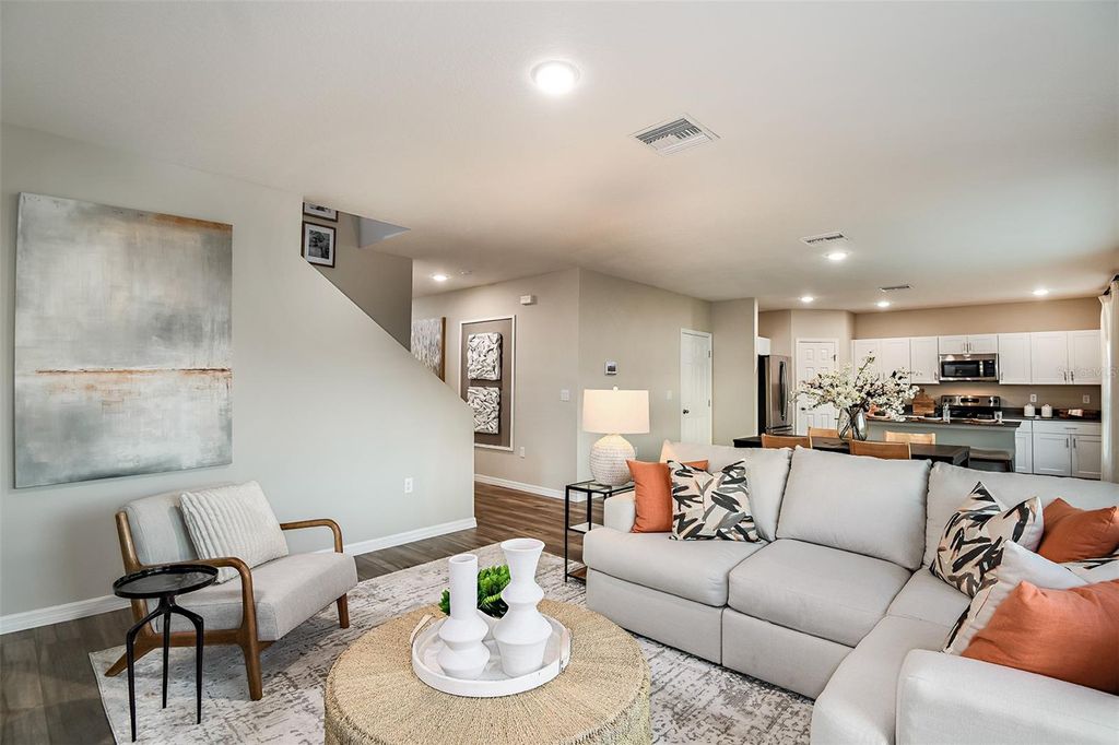 Image 3 of property listing at 1095 FORESHORE LANE, Haines City, FL 33844