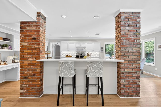 3712 Fox Hollow Street, Fort Worth, TX 76109
