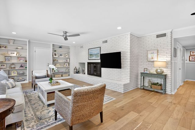 3712 Fox Hollow Street, Fort Worth, TX 76109
