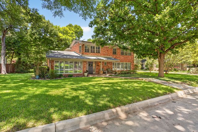 3712 Fox Hollow Street, Fort Worth, TX 76109