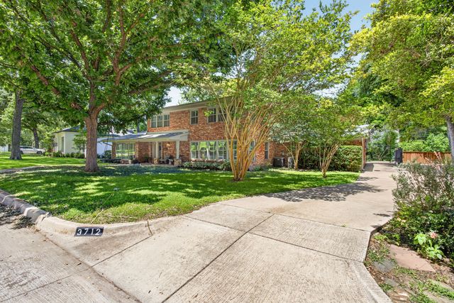 3712 Fox Hollow Street, Fort Worth, TX 76109