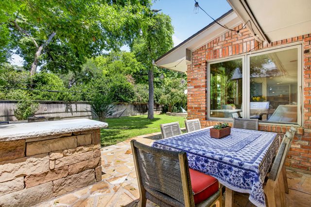 3712 Fox Hollow Street, Fort Worth, TX 76109