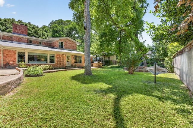 3712 Fox Hollow Street, Fort Worth, TX 76109