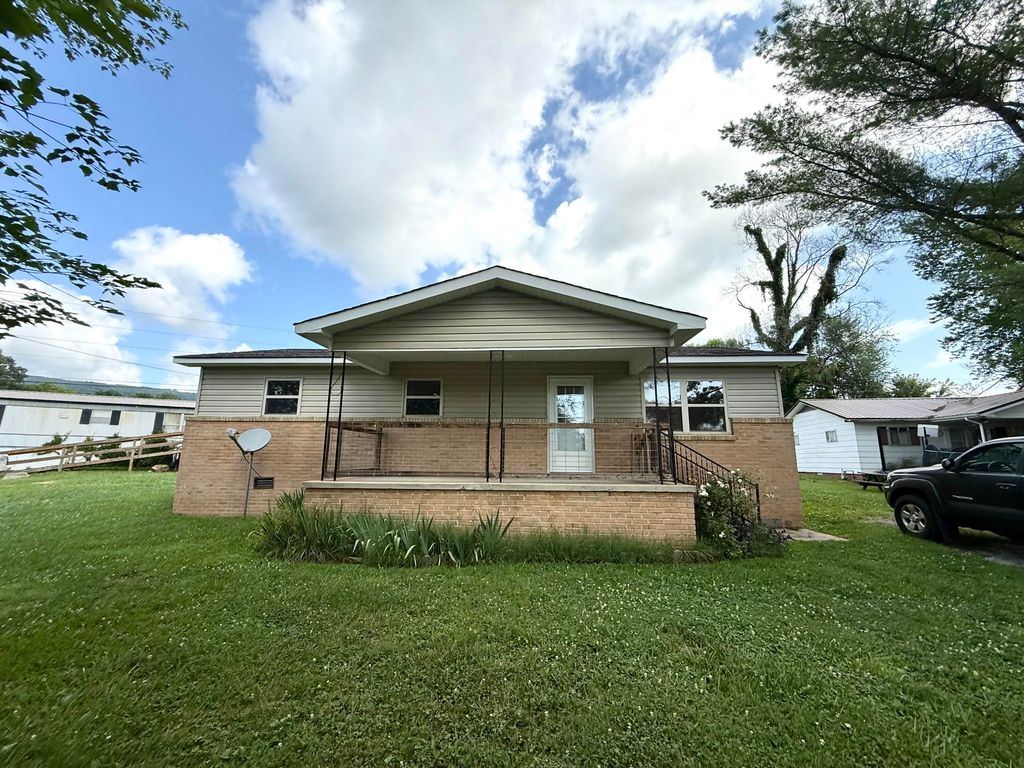 144 Buckshot Lane, Pikeville, TN 37367