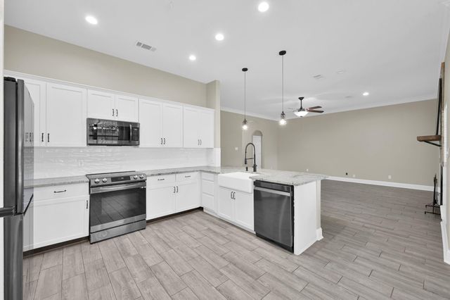 22811 Meadowsweet Drive, Magnolia, TX 77355