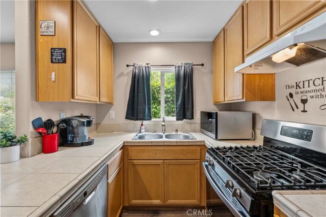 14552 Foothill, Sylmar, CA 91342