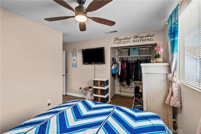 14552 Foothill, Sylmar, CA 91342
