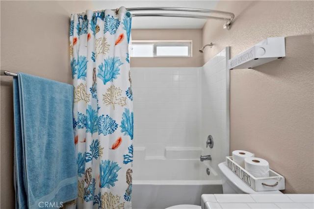 14552 Foothill, Sylmar, CA 91342