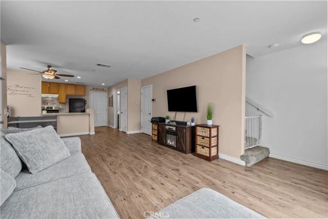 14552 Foothill, Sylmar, CA 91342