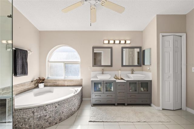 1125 CROWN ISLE CIRCLE, Apopka, FL 32712