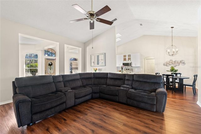 1125 CROWN ISLE CIRCLE, Apopka, FL 32712