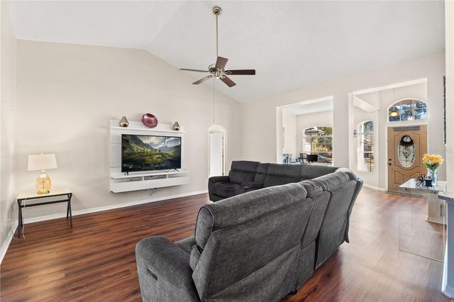 1125 CROWN ISLE CIRCLE, Apopka, FL 32712