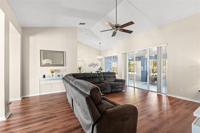 1125 CROWN ISLE CIRCLE, Apopka, FL 32712